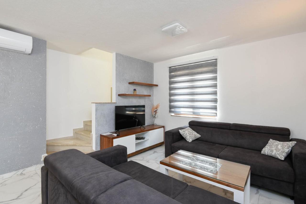 Lidija Apartmani 奥瑞比克 外观 照片