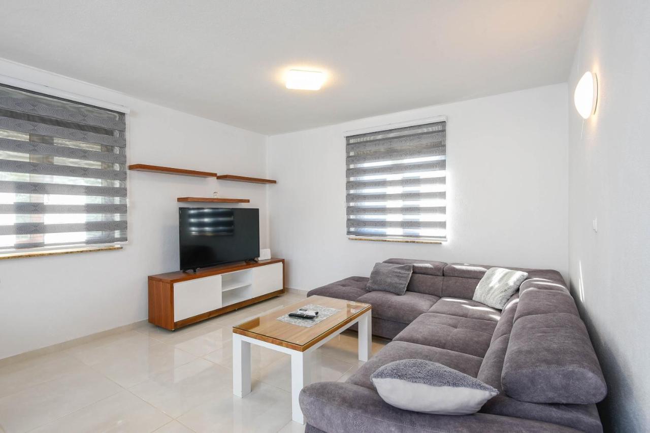 Lidija Apartmani 奥瑞比克 外观 照片